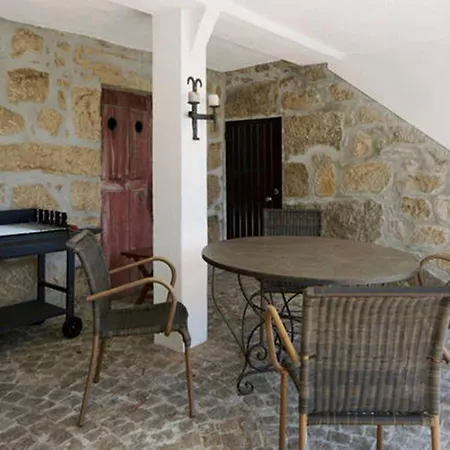 Ferienhaus Mit Terrasse Tondela